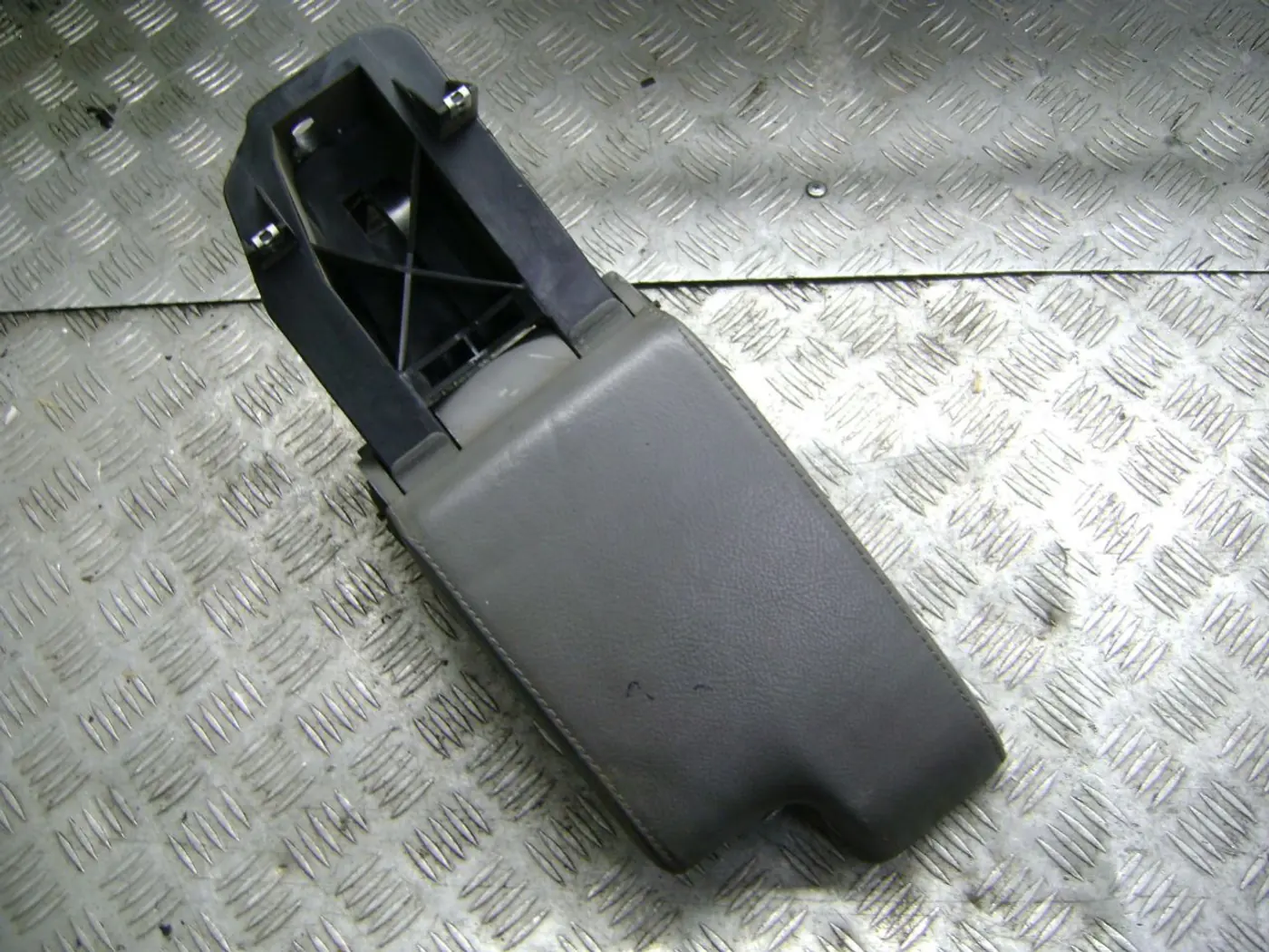 Подлокотник к BMW 3 series 2000