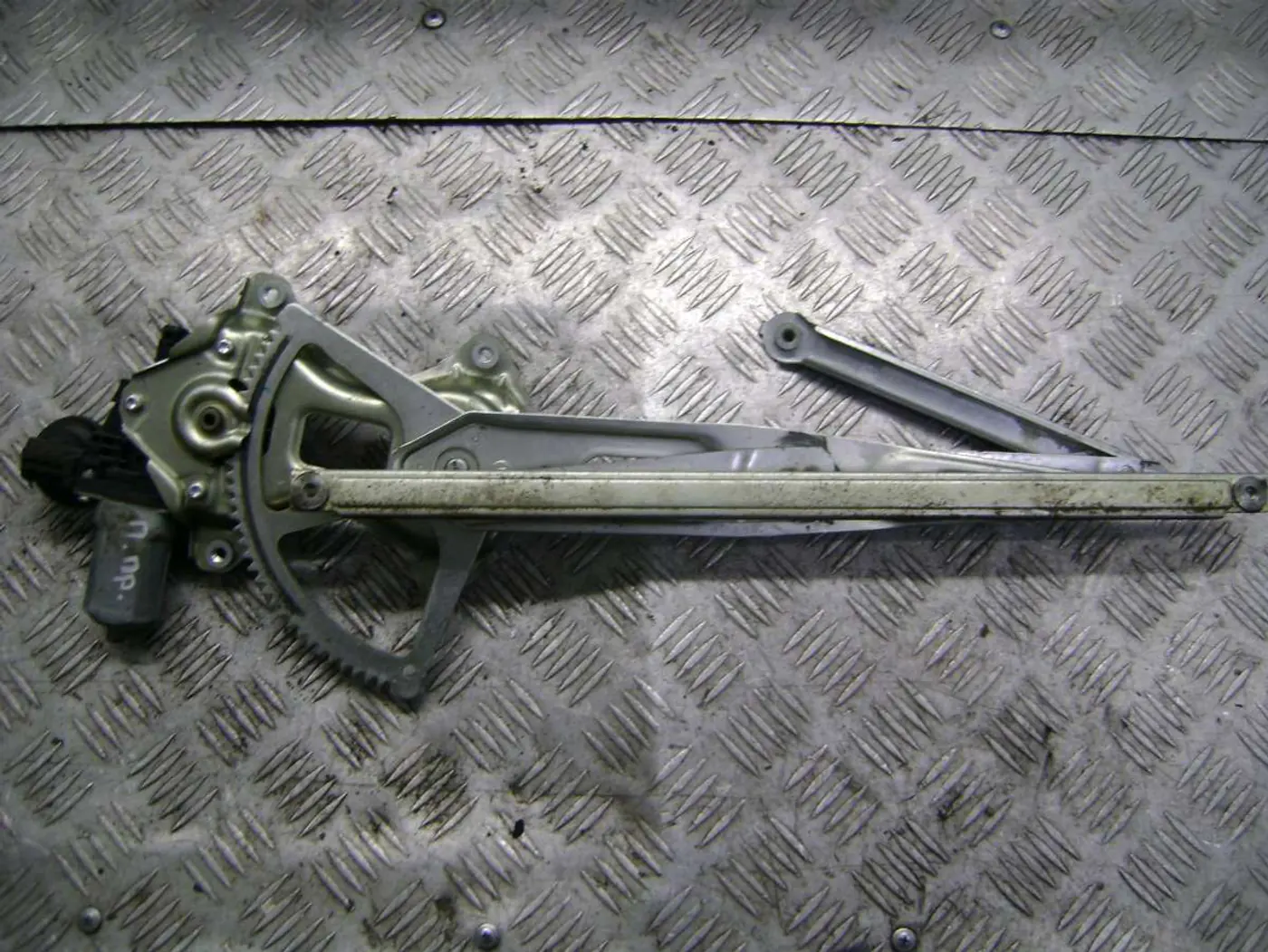 Стеклоподъемник к Toyota Prius 2005