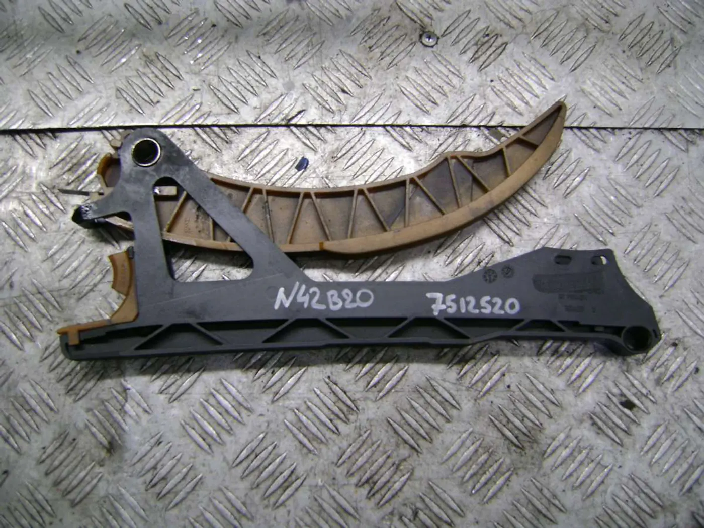 Успокоитель цепи к BMW X3 2002