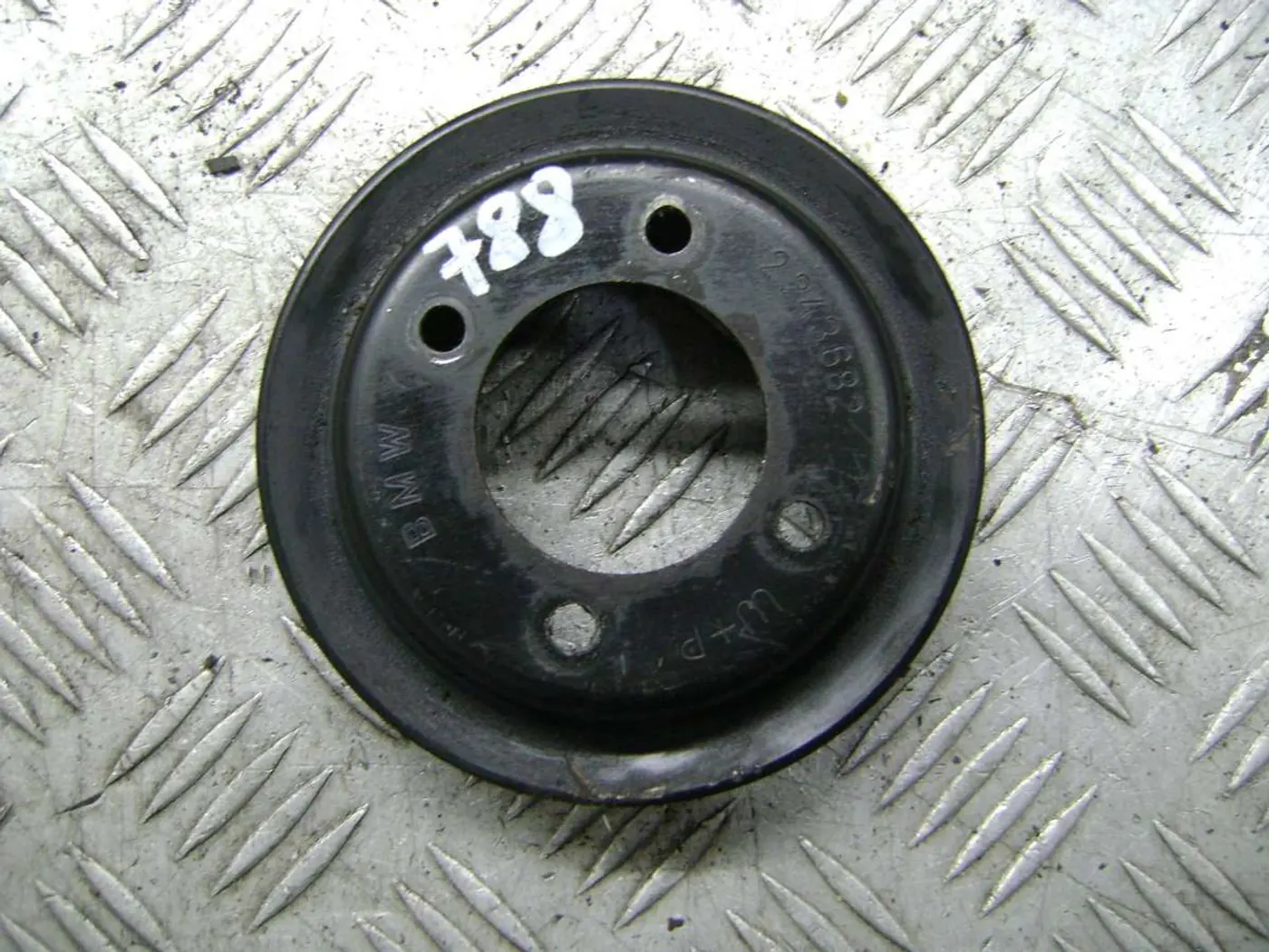 Шкив помпы к BMW 3 series 1997