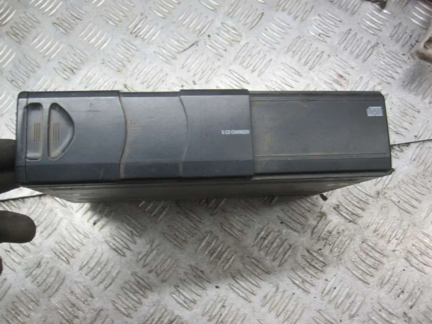 CD-чейнджер к BMW 5 2002
