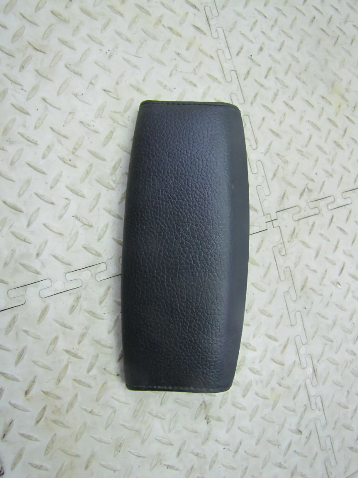 Подлокотник к BMW 5 2008