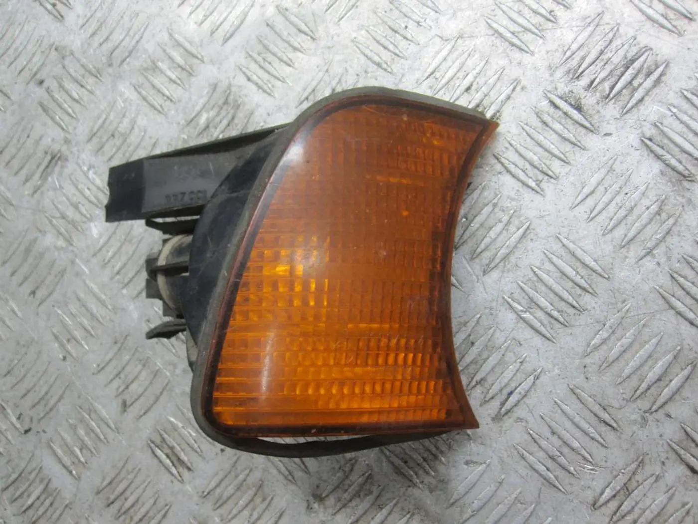 Поворотник правый к BMW 5 1996