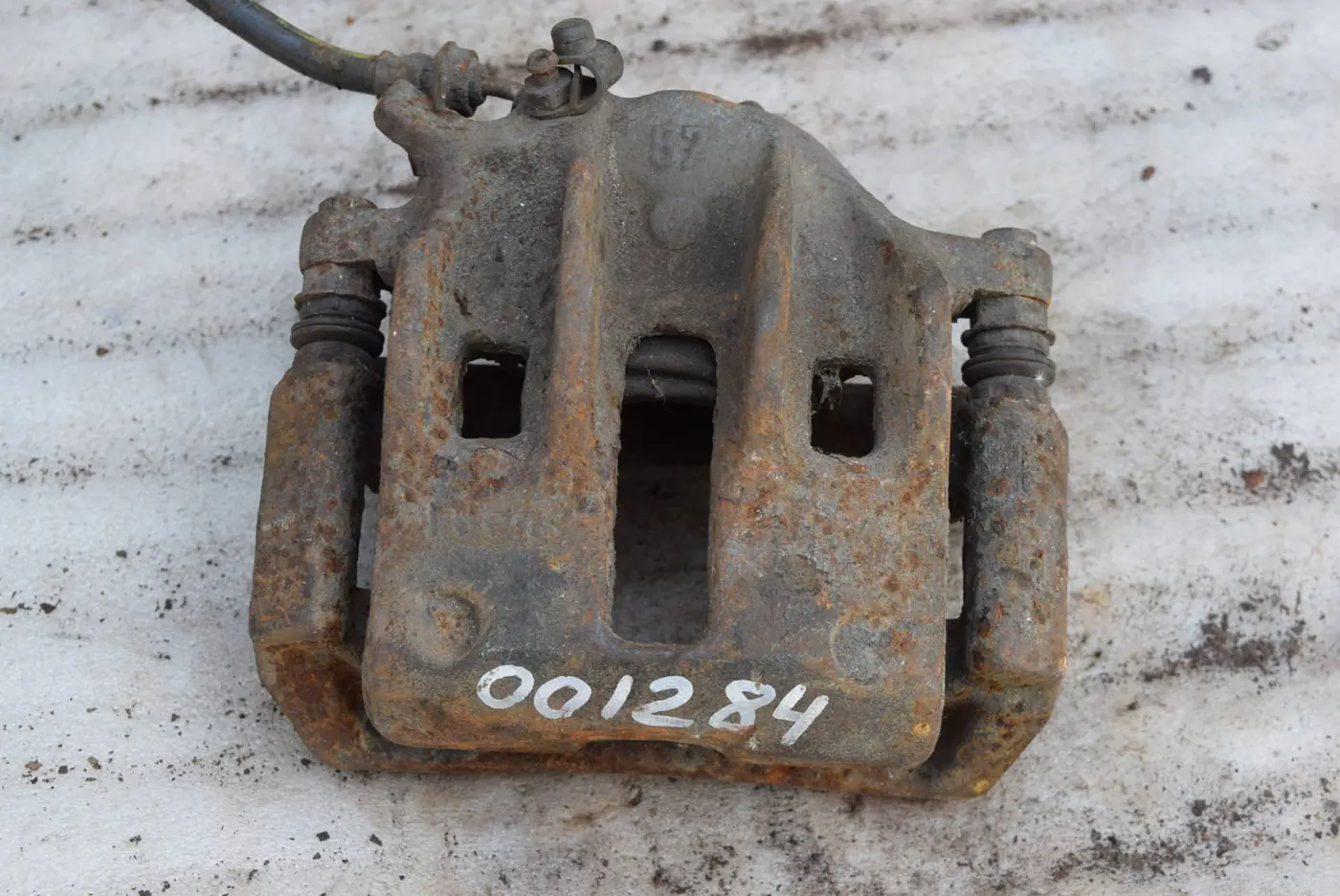 Суппорт передний правый к Peugeot 406 1999