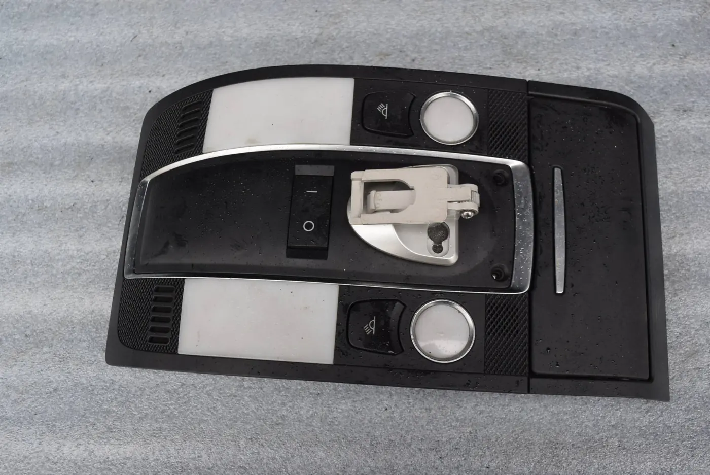 Фонарь салона (плафон) к Audi Q7 2008