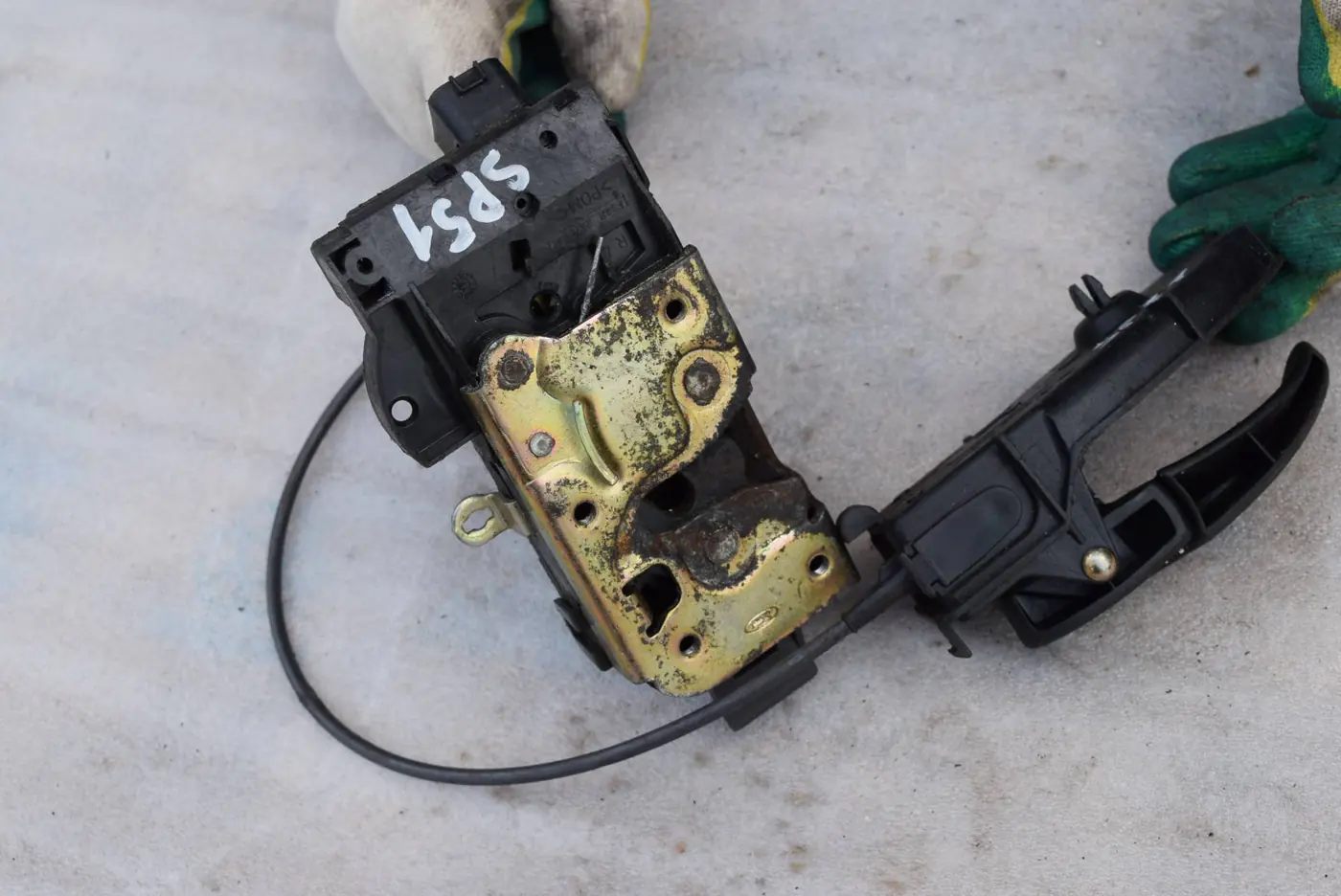 Замок двери задней правой к Ford Focus 2002