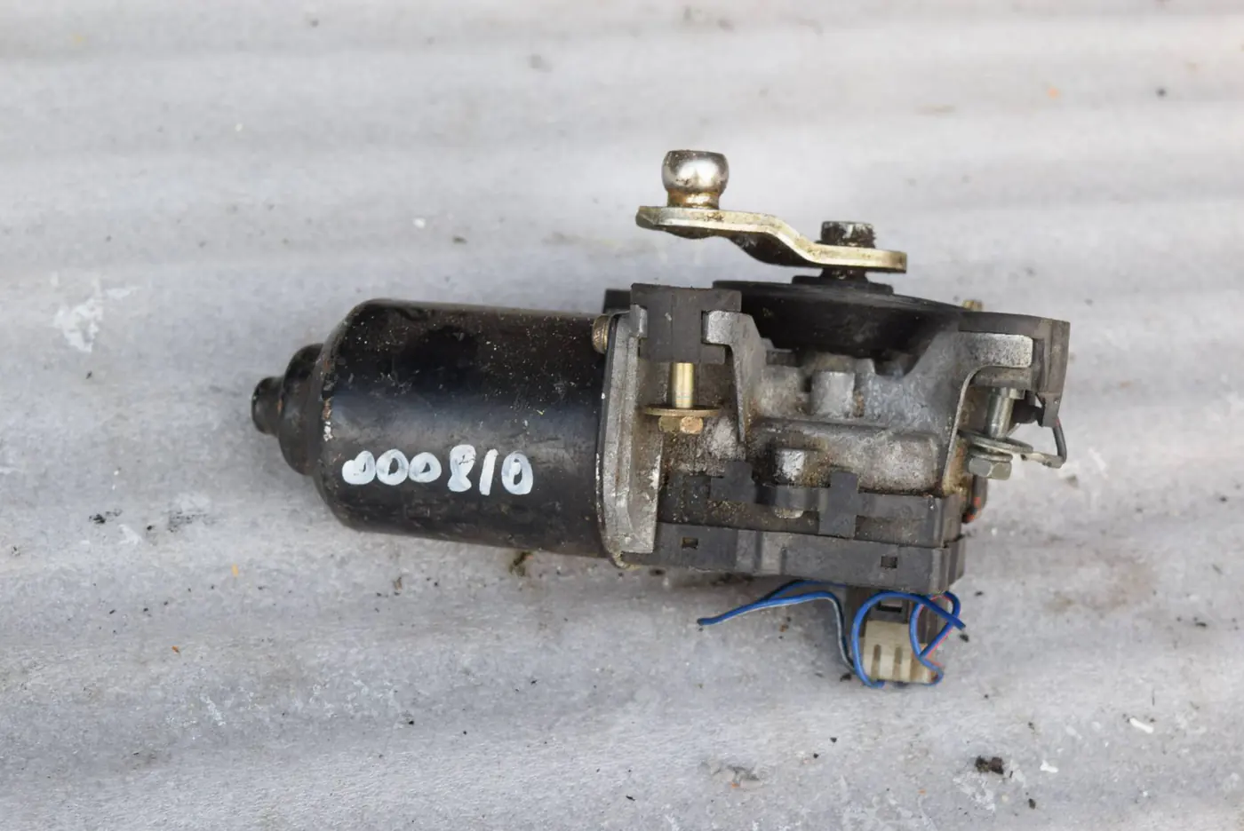 Моторчик передних стеклоочистителей (дворников) к Mazda Demio 1998