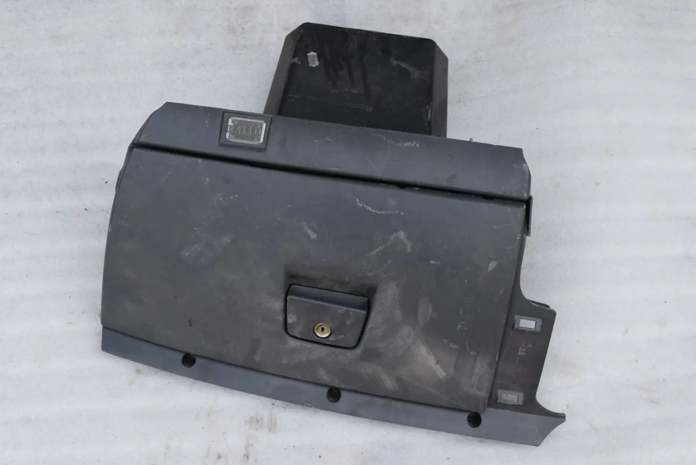 Бардачок к Volvo S40 2005