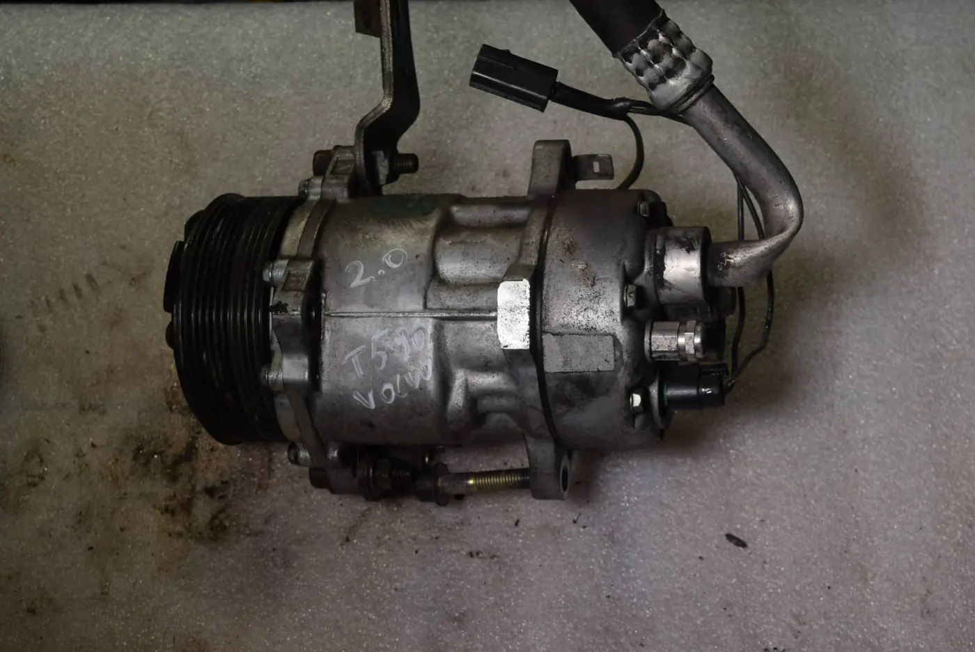 Компрессор кондиционера к Volvo 440 1994