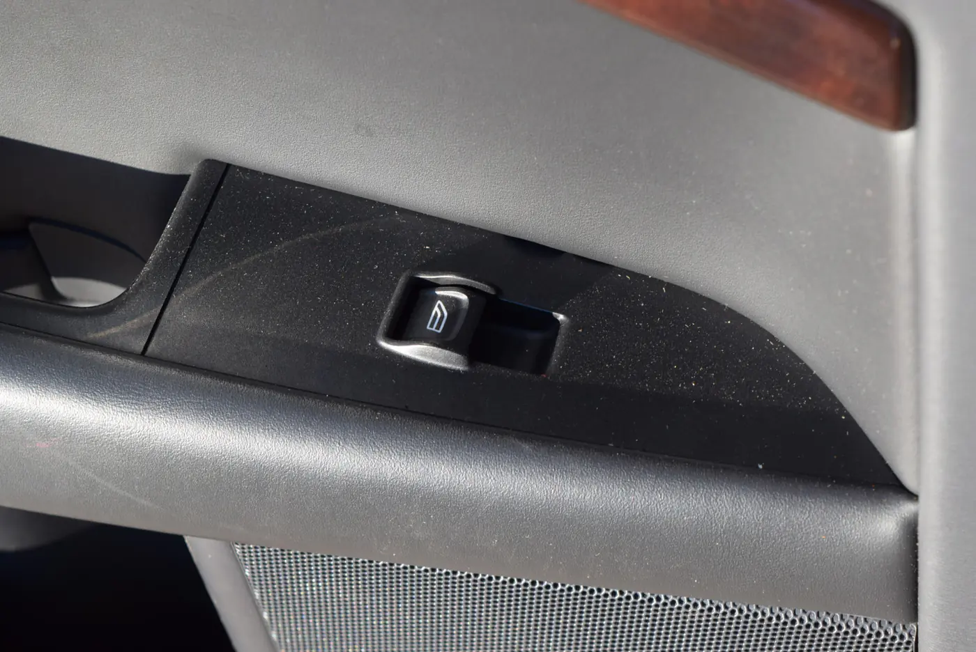 Кнопка стеклоподъемника к Volvo V70 2009