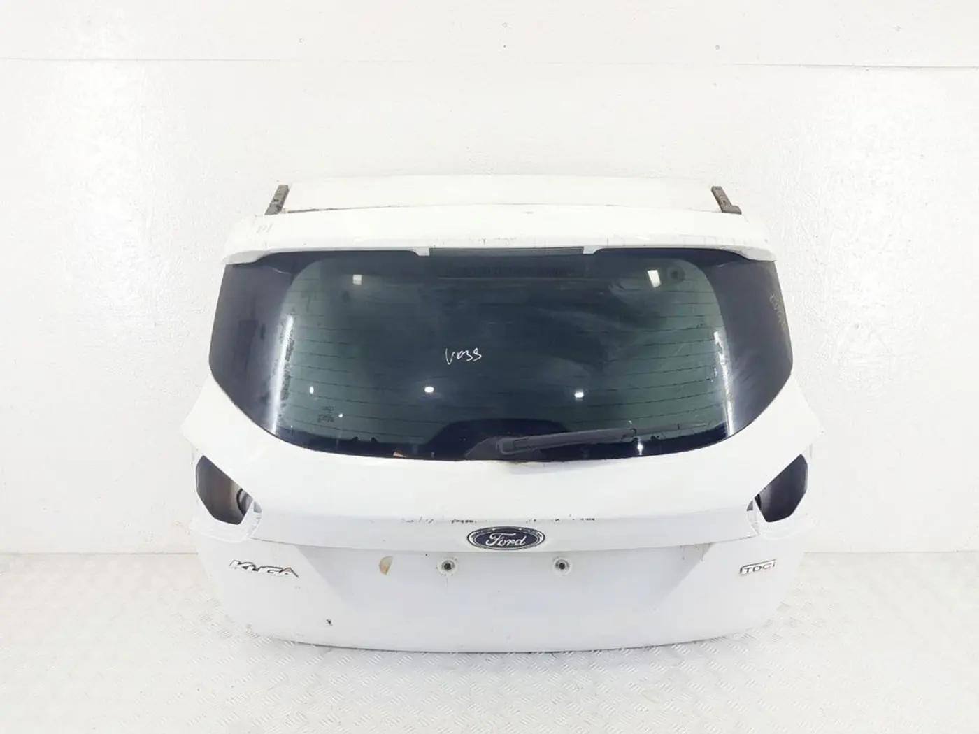 Крышка багажника к Ford Kuga 2010