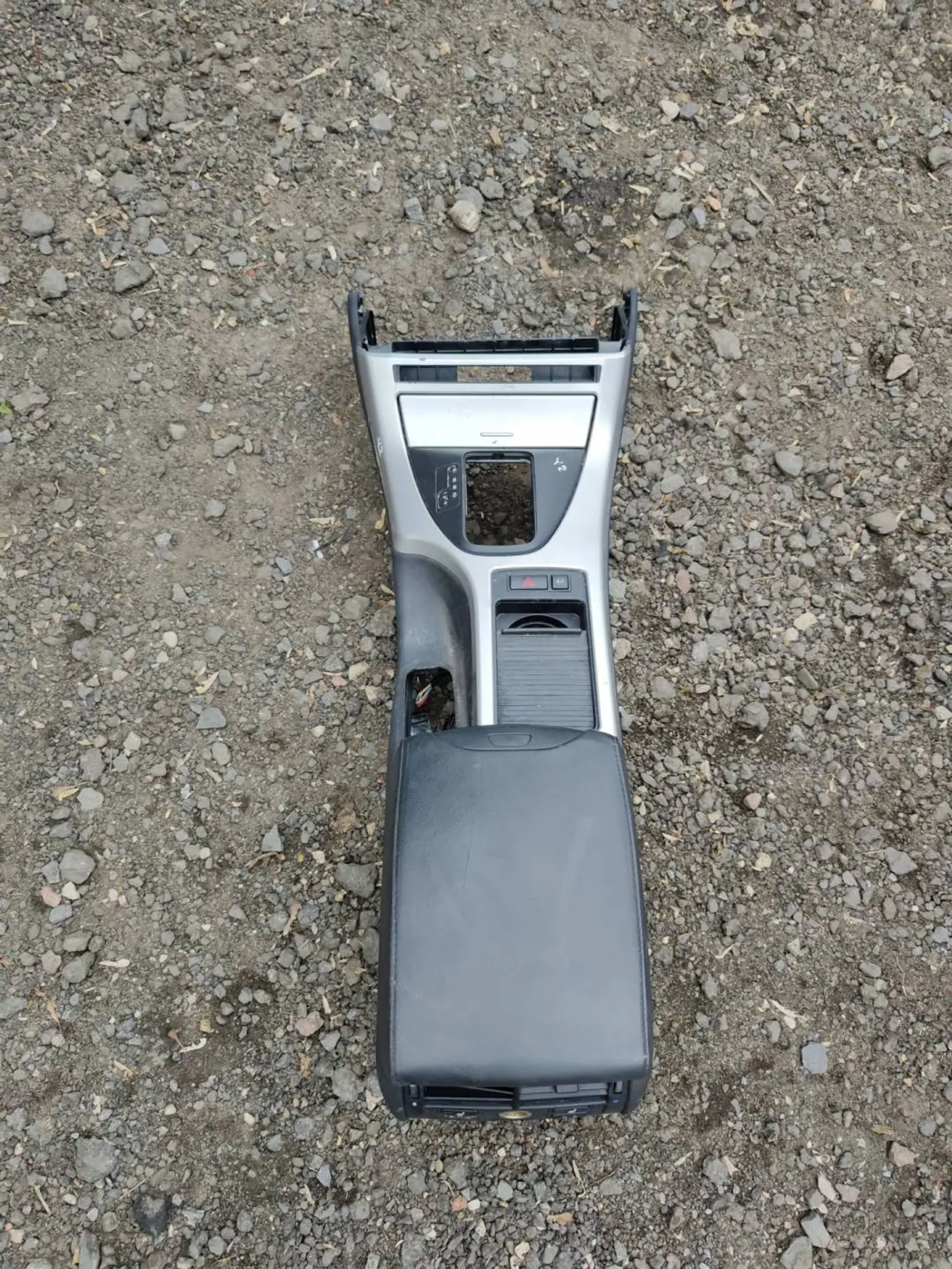 Подлокотник к BMW X5 2003