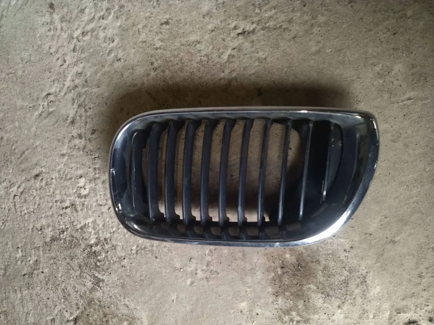 Решетка капота к BMW 3 series 2002