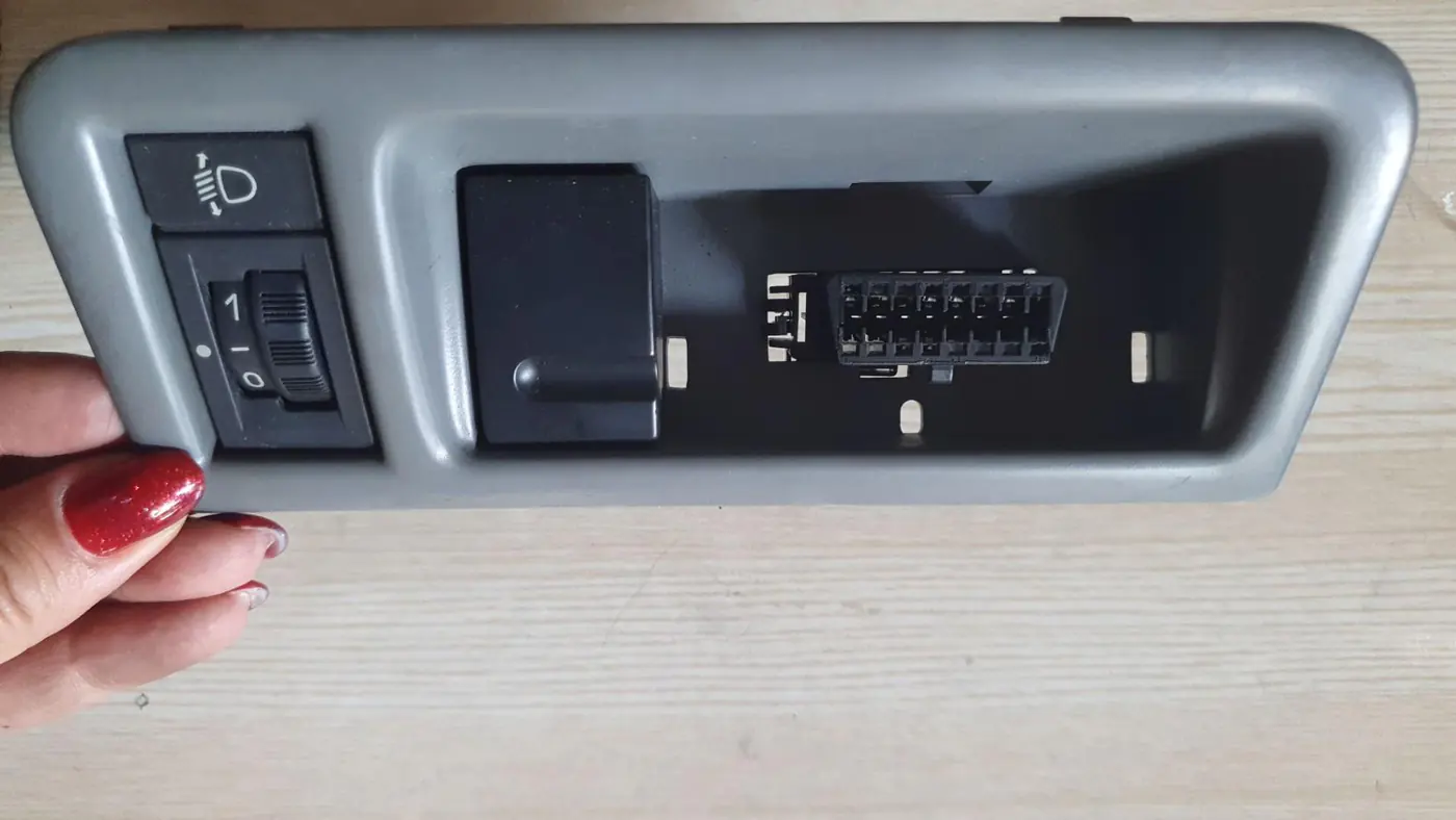 Диагностический интерфейс к Peugeot 406 2002