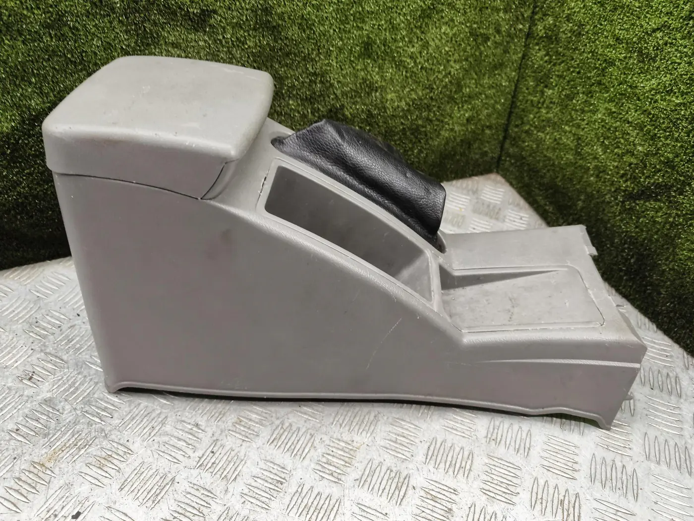 Подлокотник к Daewoo Nubira 2001