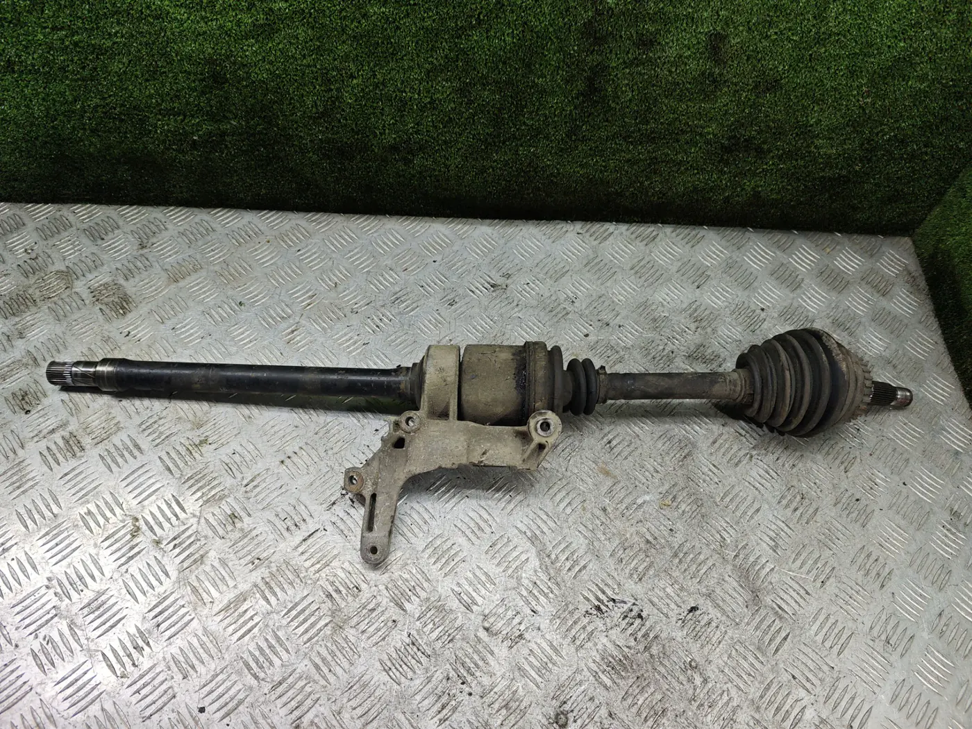 Полуось (приводной вал, ШРУС) к Saab 9-3 2002