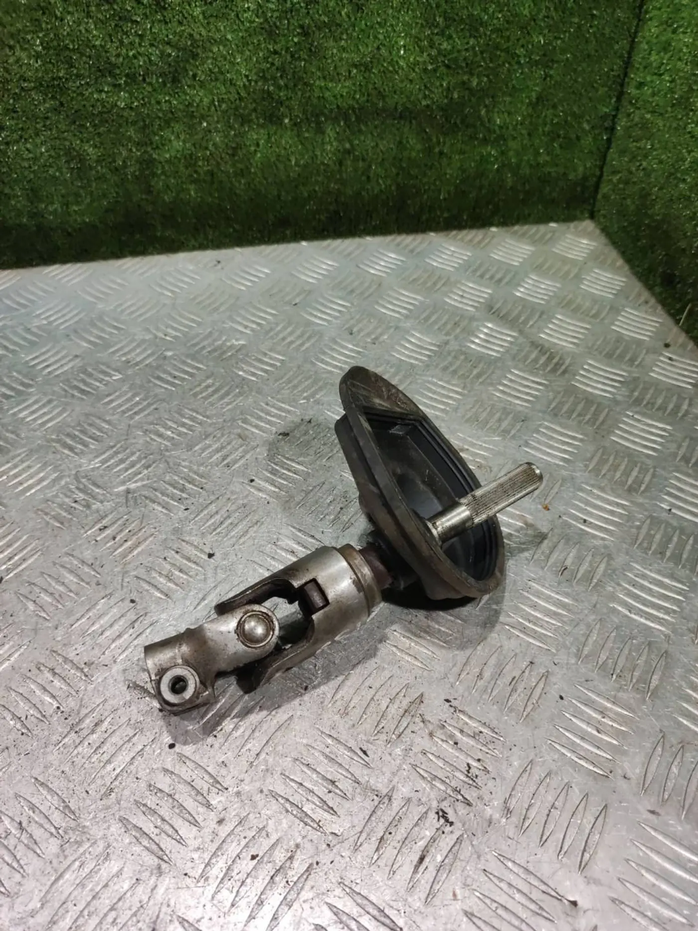Рулевой карданчик к Mazda 626 1998