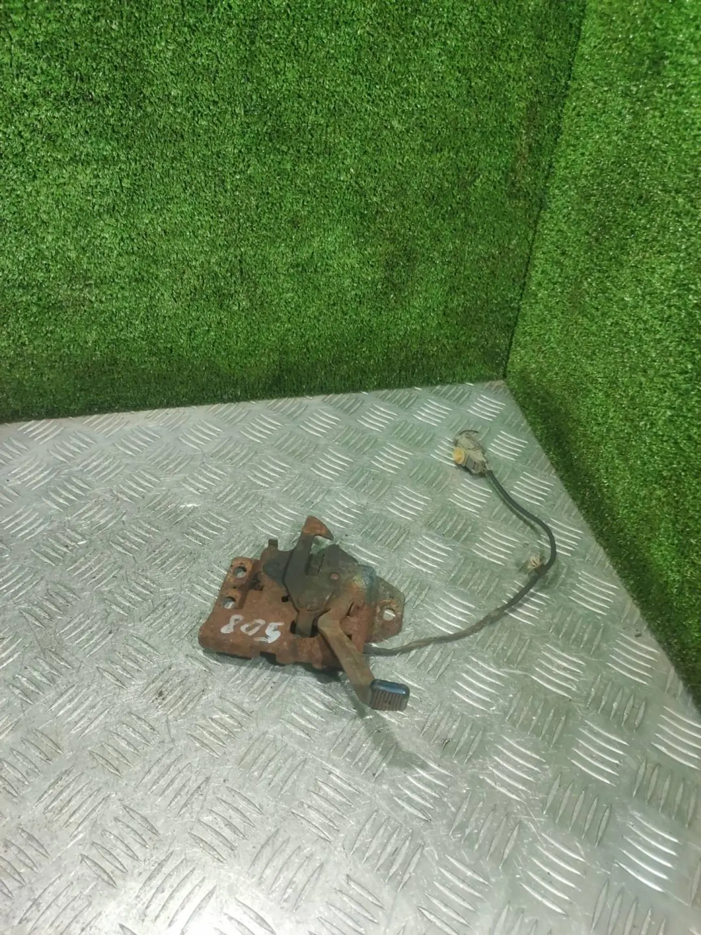 Замок капота к Rover 600 1997