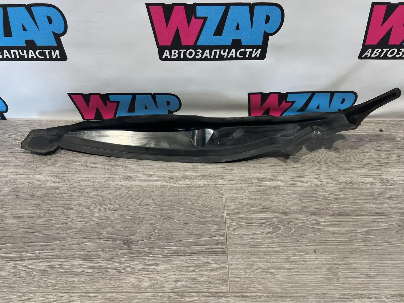 Уплотнитель крыла к Volkswagen Jetta 2019