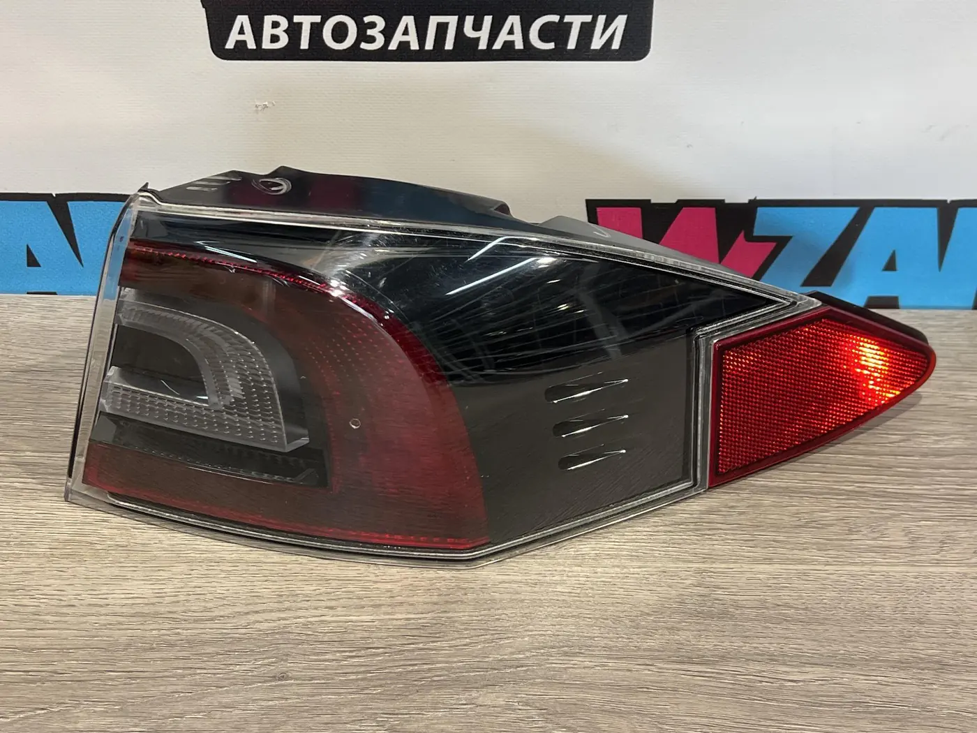 Фонарь задний правый к Tesla Model S 2018