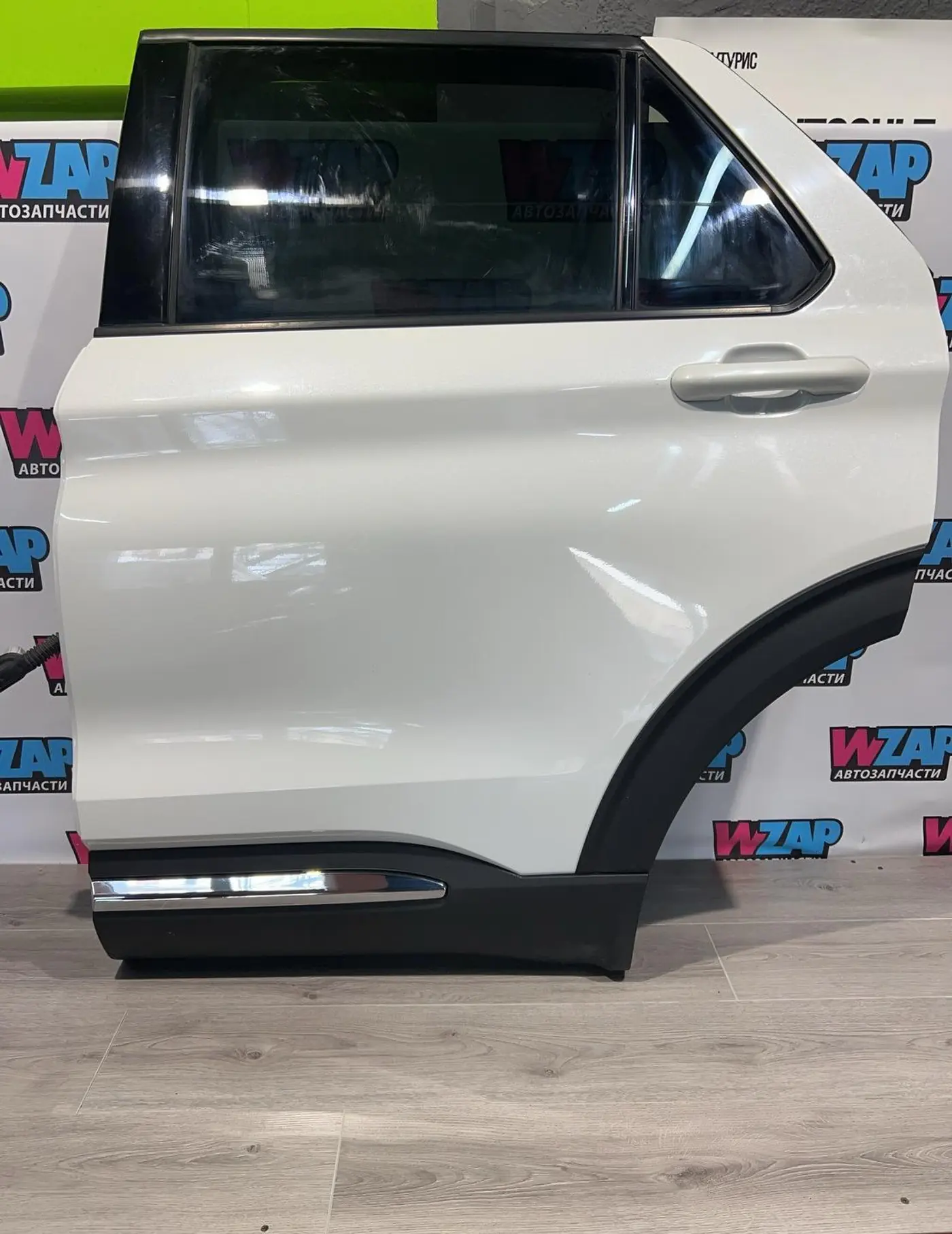 Дверь задняя левая к Ford Explorer 2020
