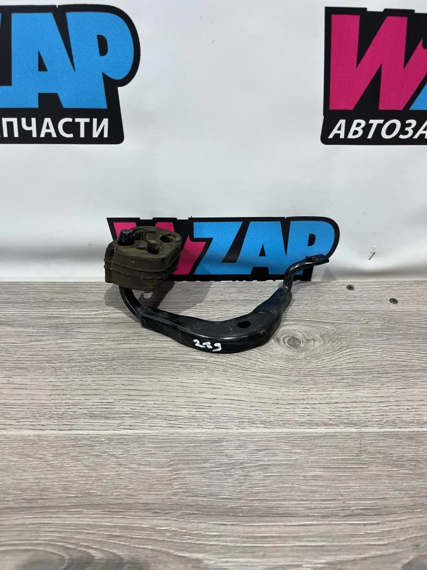 Кронштейн глушителя к Ford Mustang 2022