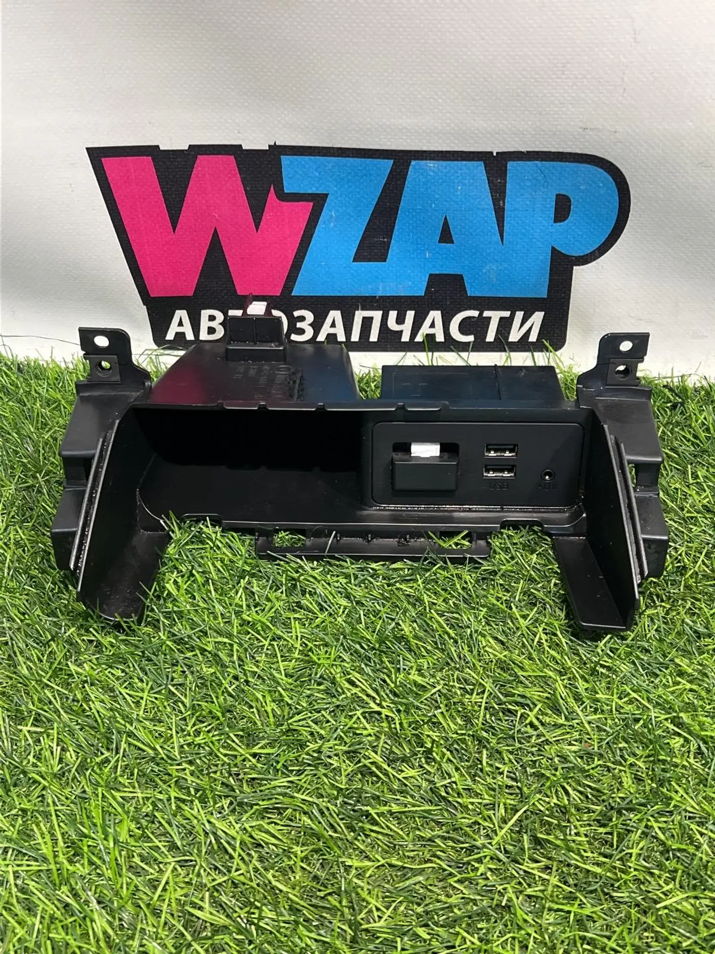 Разъем AUX / USB к Fiat 124 2020