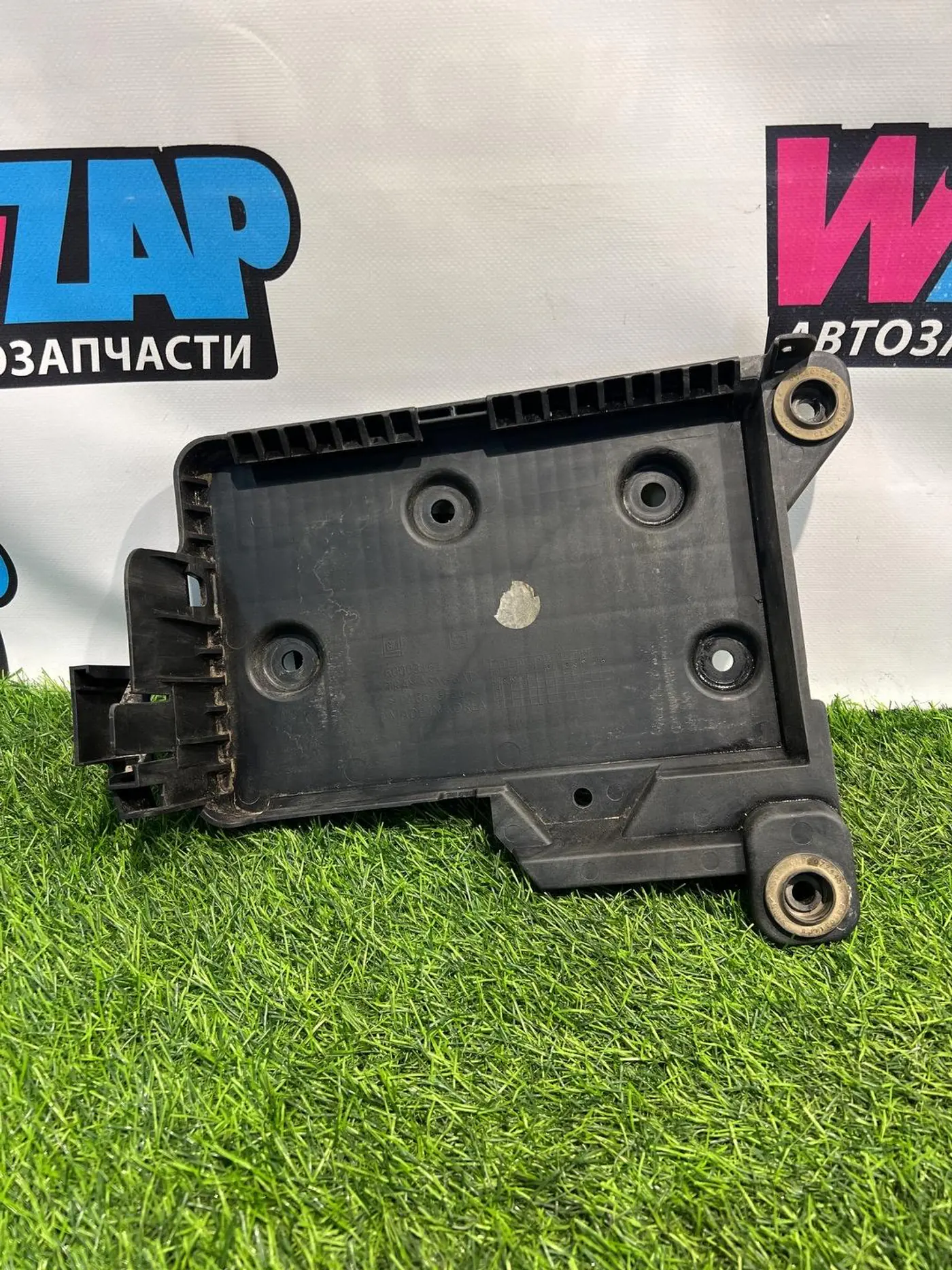 Полка аккумулятора к Buick Encore GX 2020