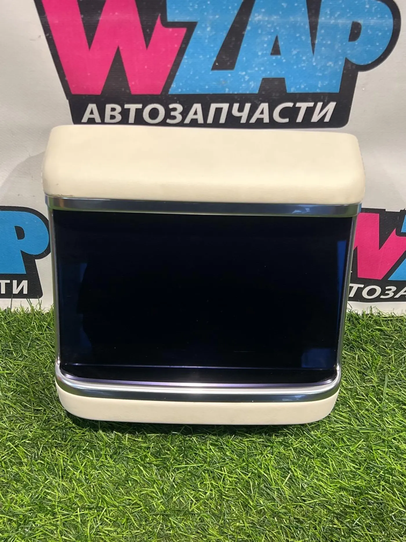 Монитор к Tesla Model X 2023