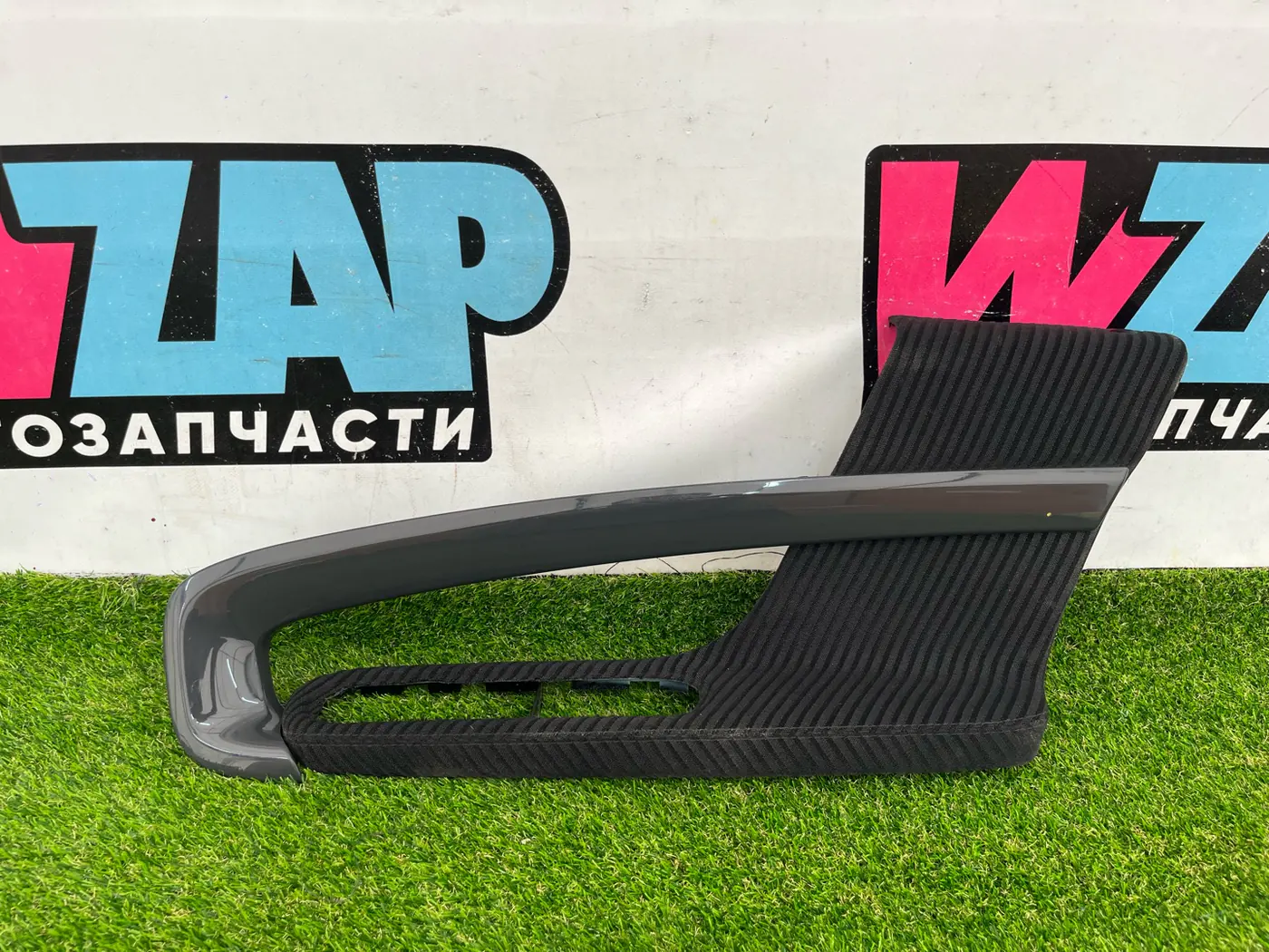 Обшивка двери передней правой (дверная карта) к MINI Countryman 2018