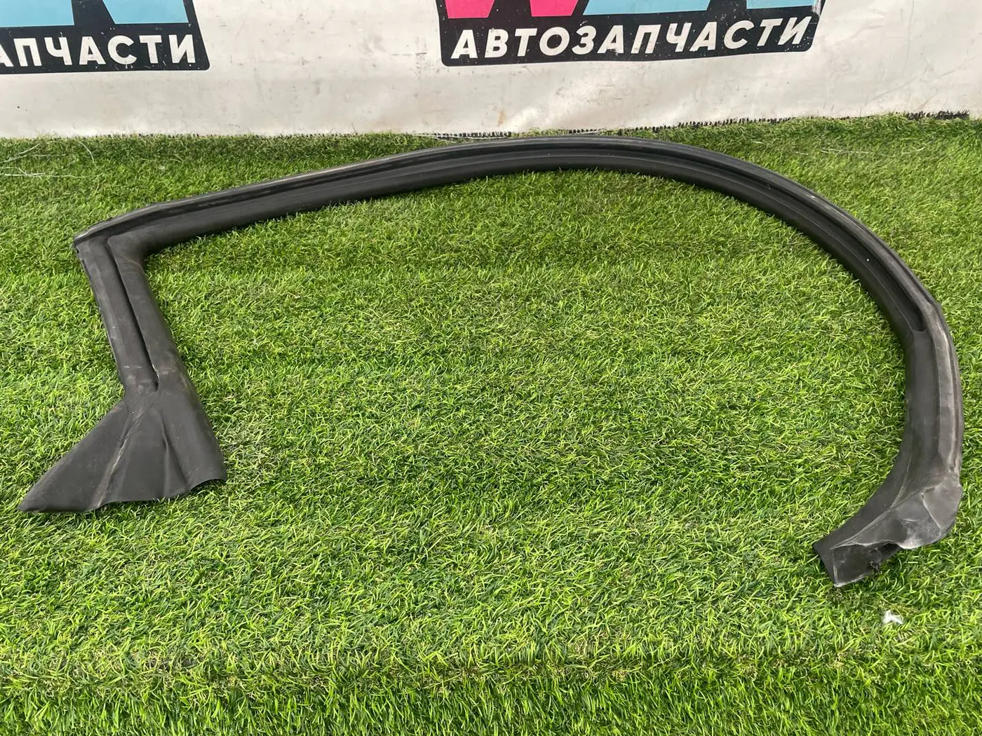 Уплотнитель к Ford Mustang 2017