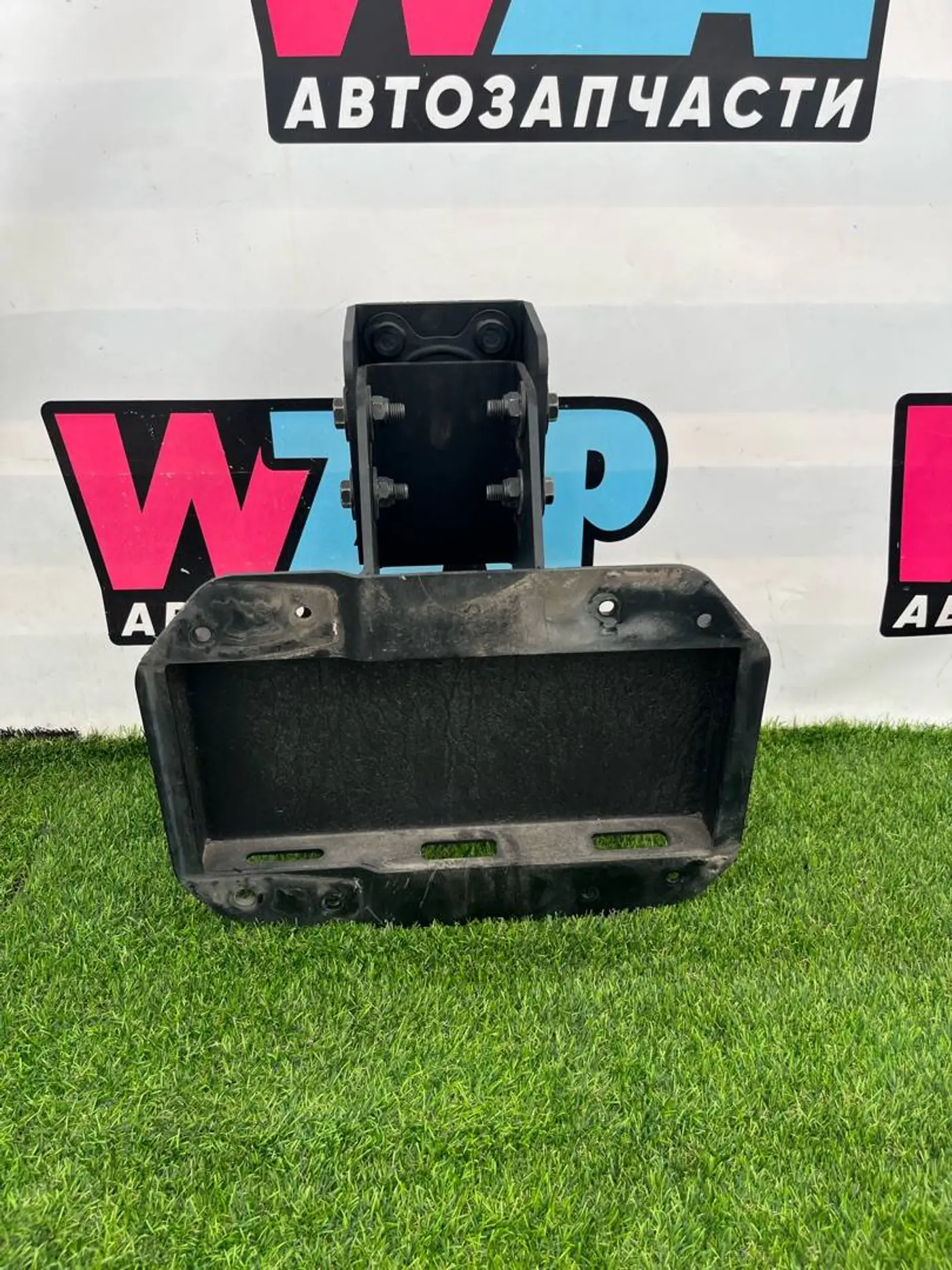 Крепление запаски к Jeep Wrangler 2020