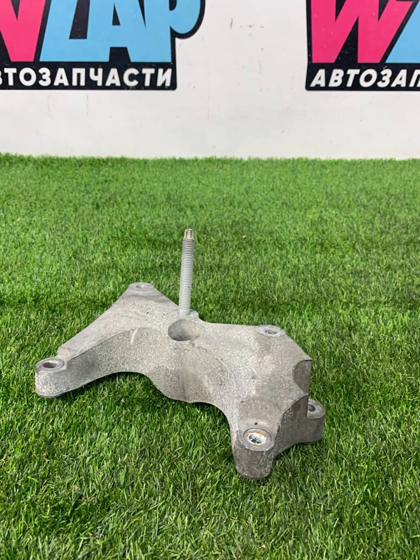 Кронштейн КПП к Ford Explorer 2021