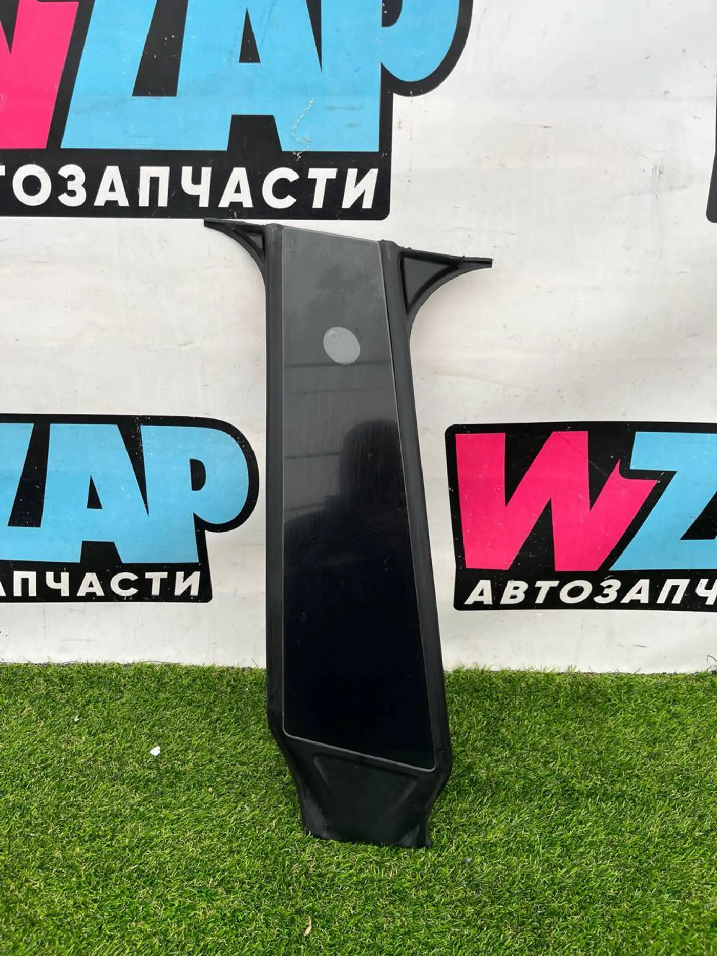 Камера бокового вида к Tesla Model Y 2022
