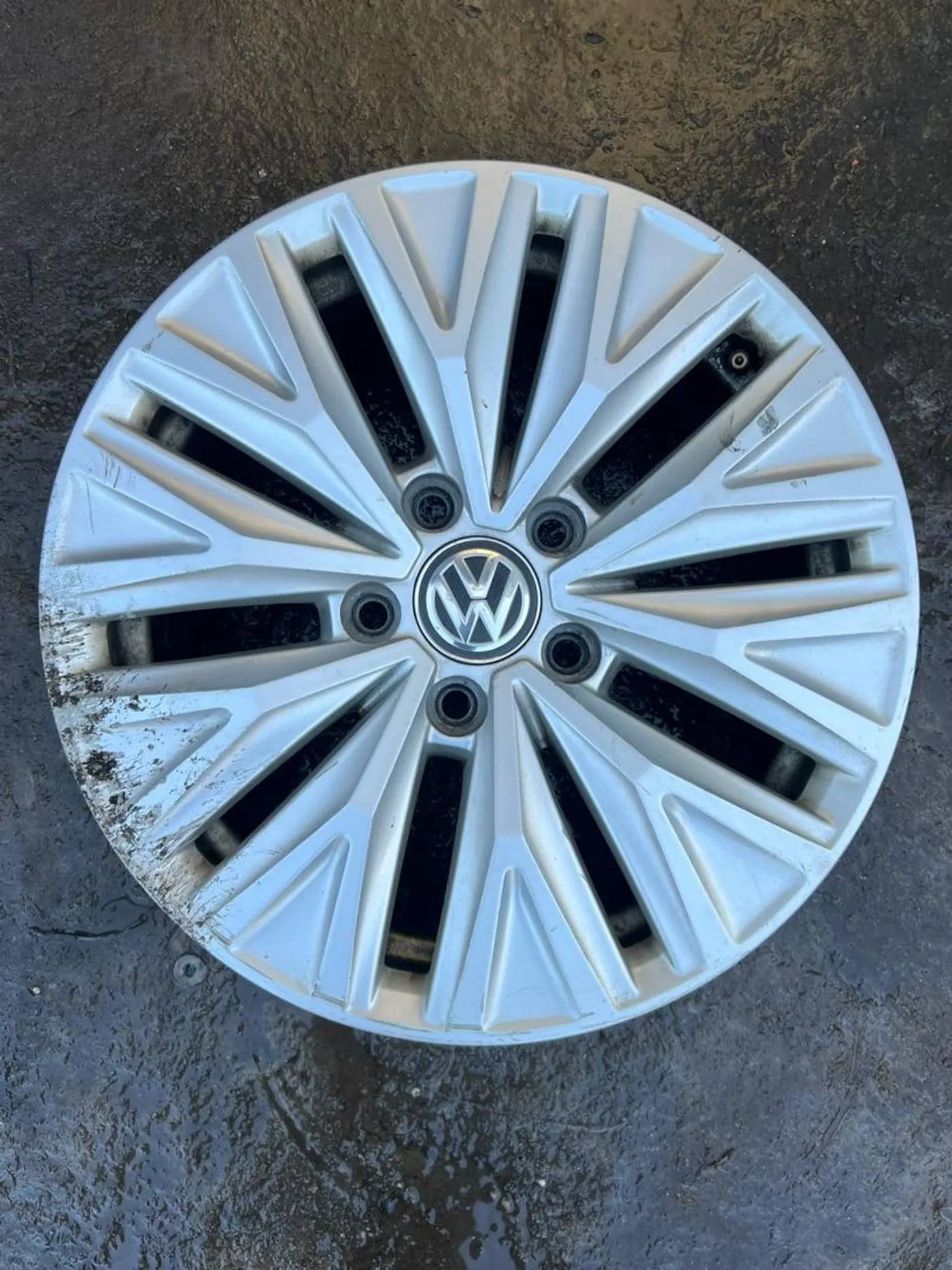 Диск литой к Volkswagen Jetta 2020