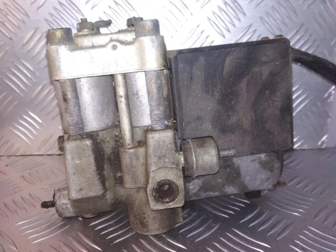 Блок ABS к Audi 100 1994