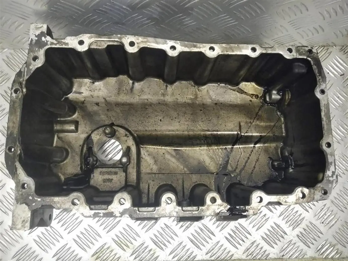 Поддон к Volkswagen Passat 2005
