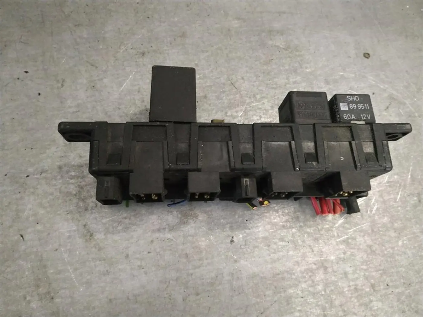 Блок реле к Audi 100 1994