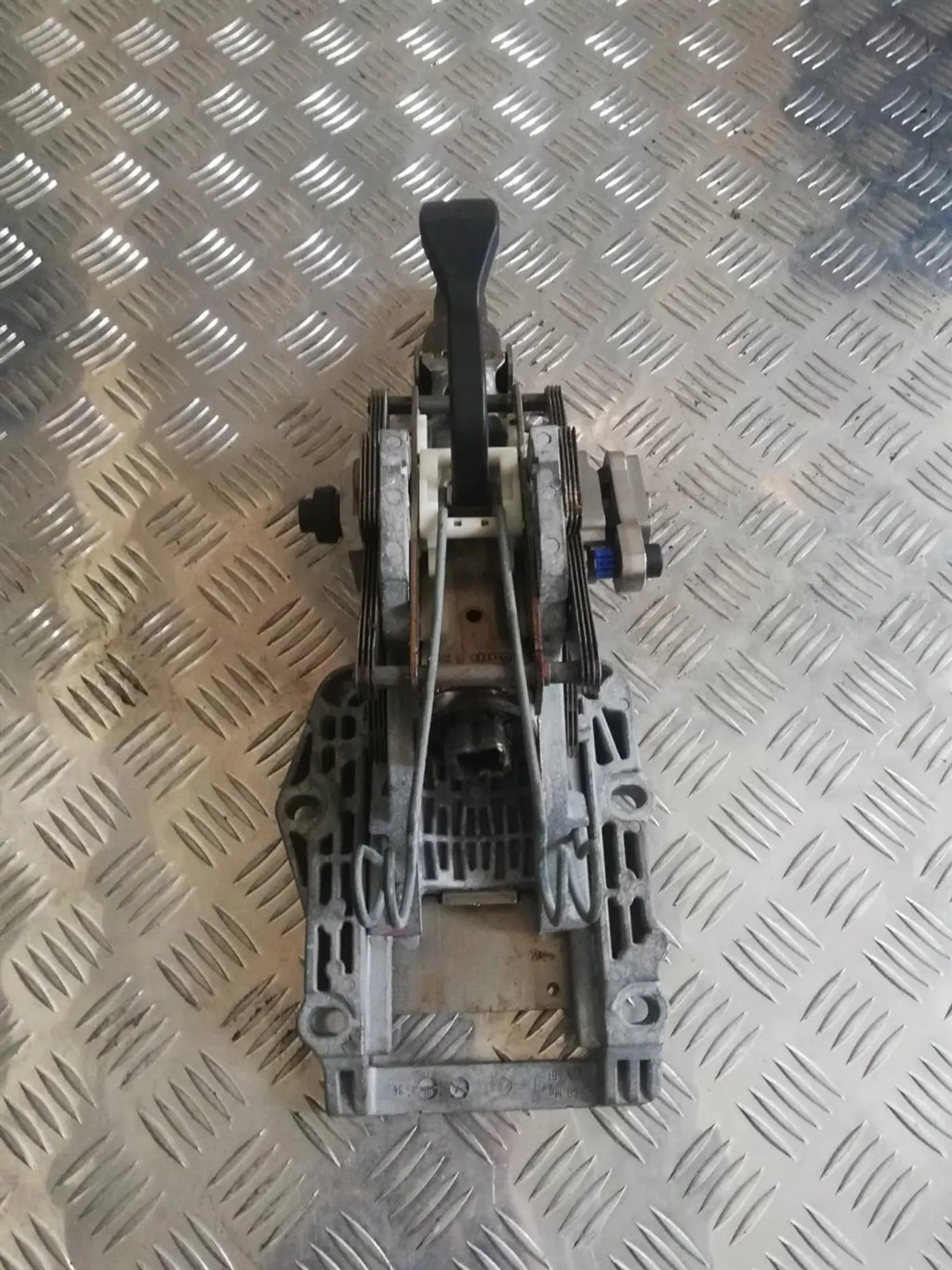 Рулевая колонка к Audi A6 2003