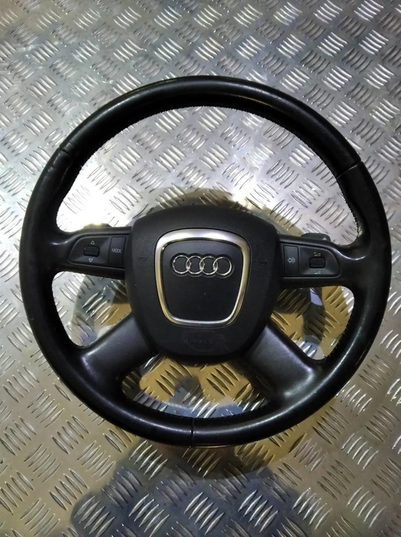 Руль к Audi A6 2006