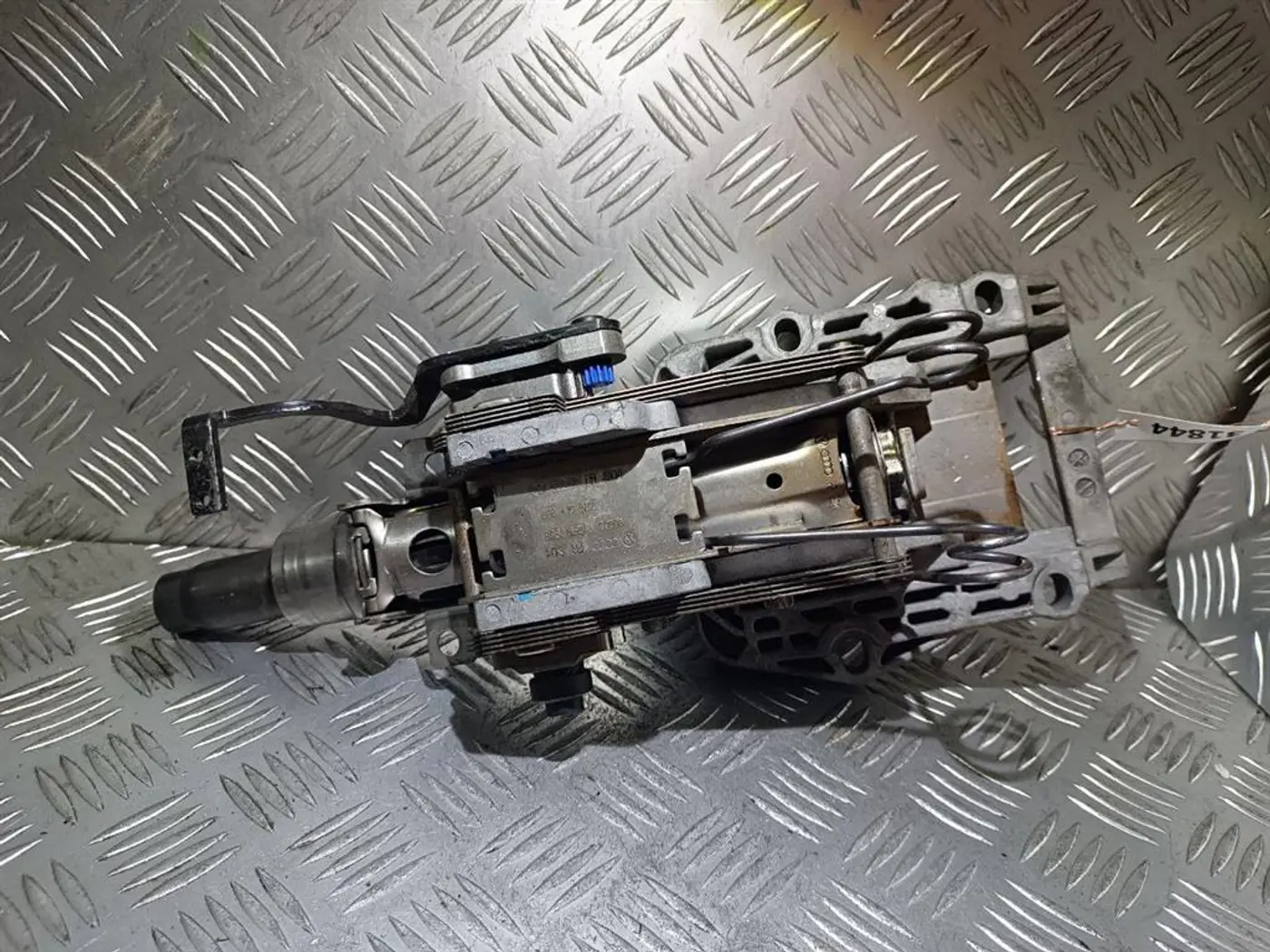 Рулевая колонка к Audi A4 1999