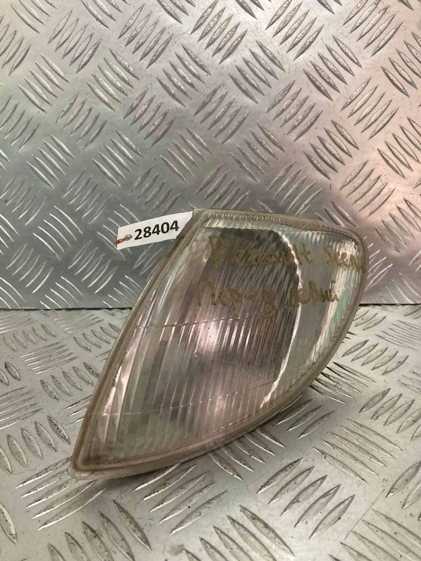 Поворотник левый к Renault Scenic 1999
