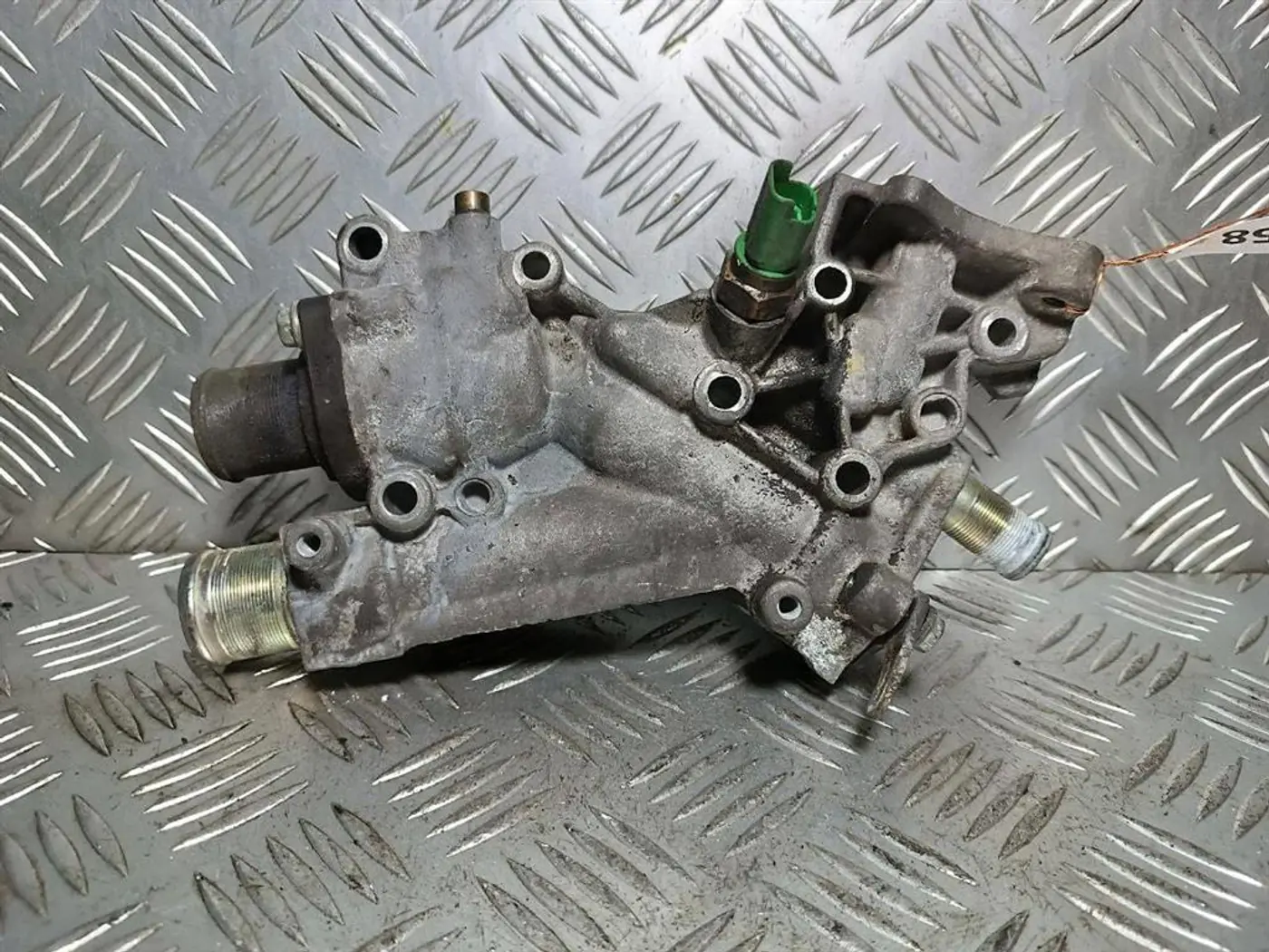 Корпус термостата к Citroen C5 2002