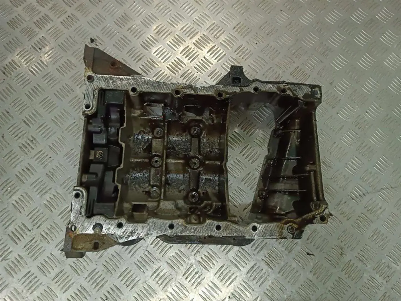 Поддон к Renault Trafic 2008