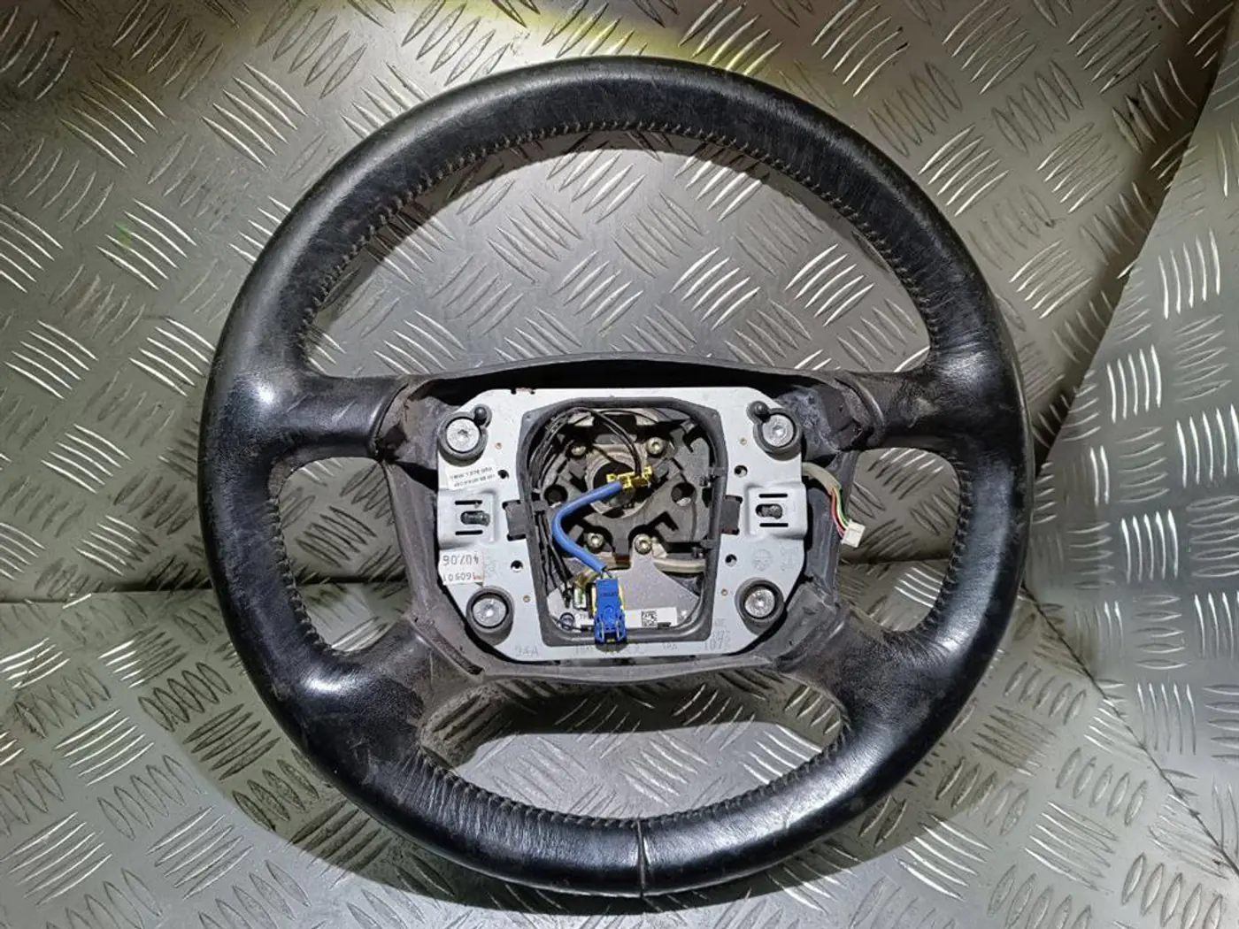 Руль к Audi A6 2001