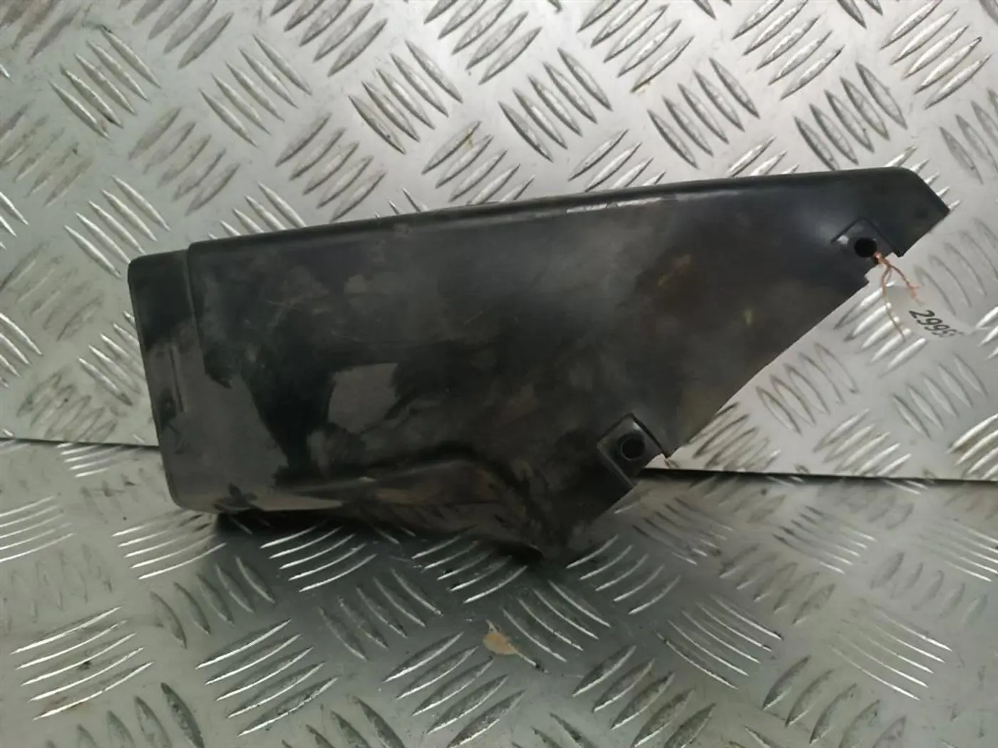 Воздухозаборник к Audi A6 2003