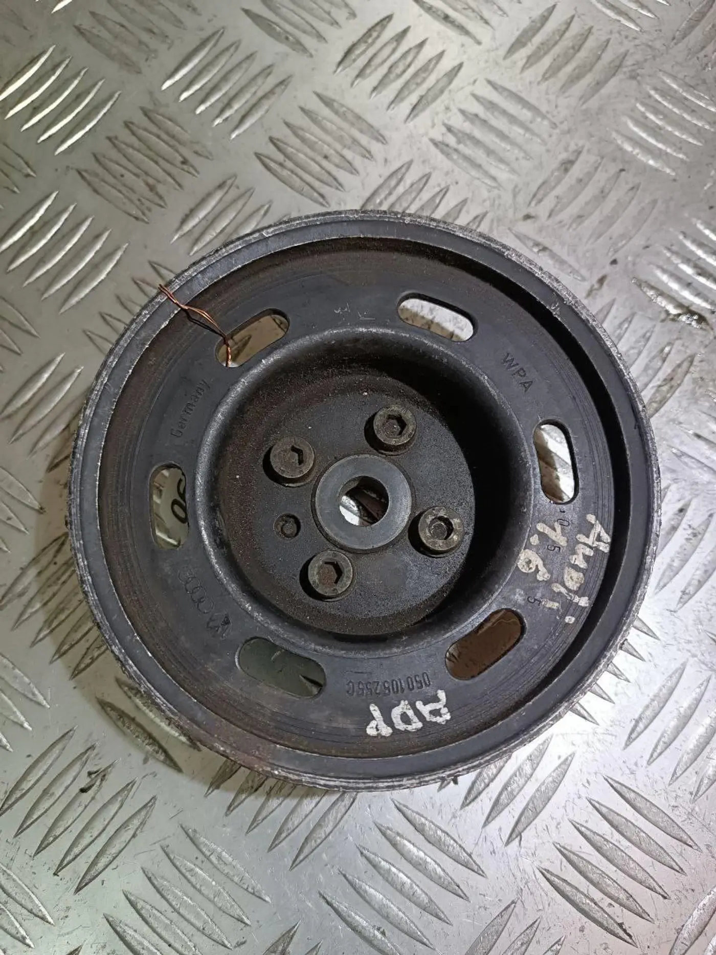 Шестерня коленвала к Audi A4 1996