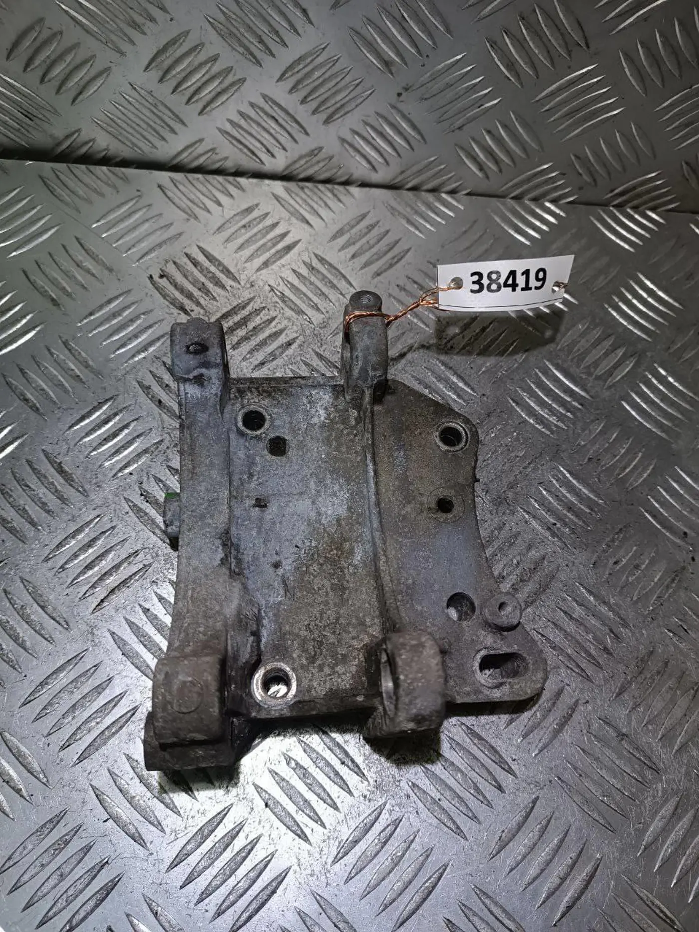 Кронштейн генератора к Citroen C3 2006