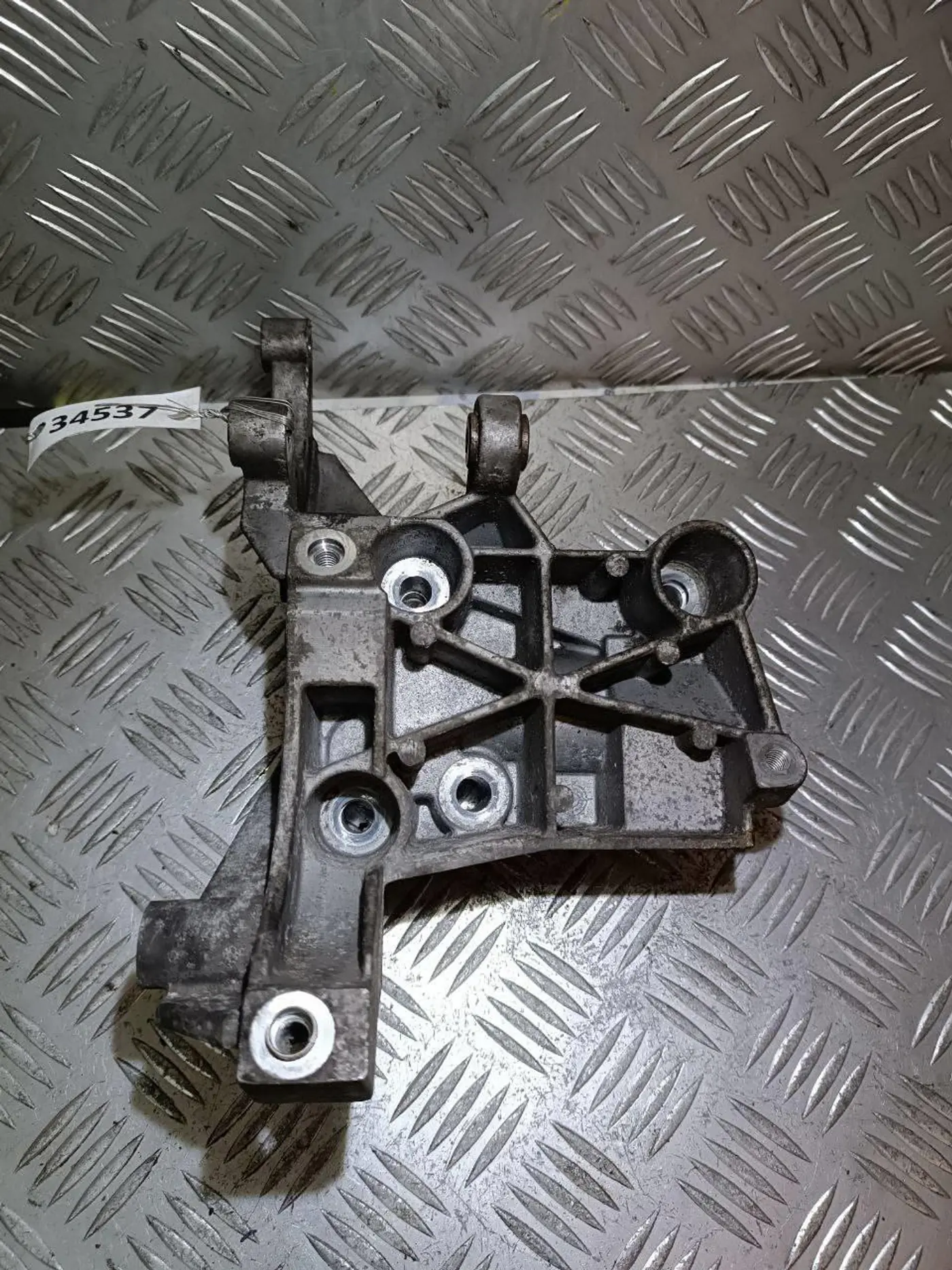 Кронштейн к Audi A4 2005
