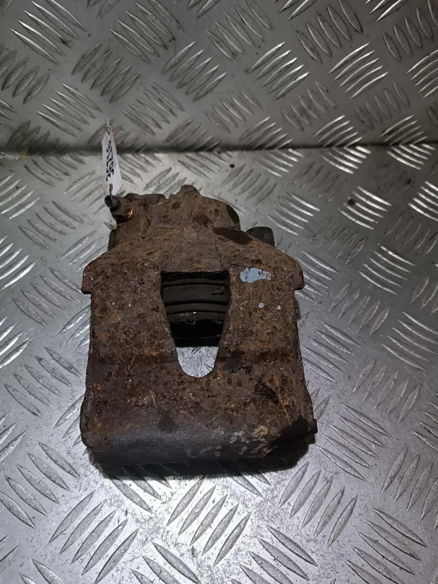 Суппорт передний правый к Skoda Octavia 1999